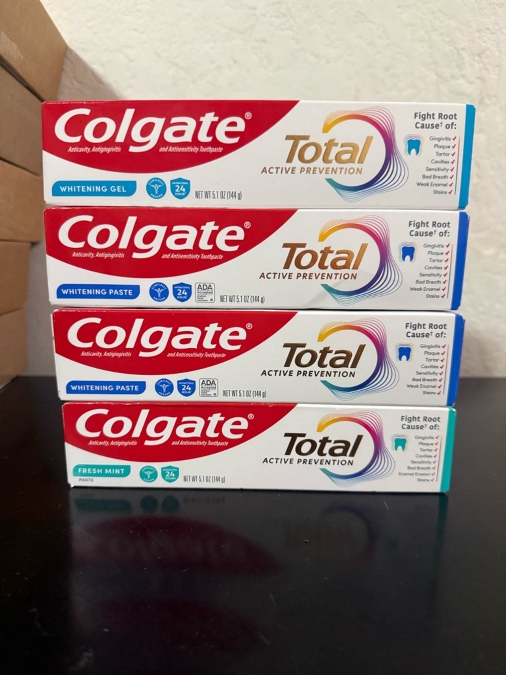 Colgate Total Active Prevention Whitening Toothpaste - Fresh Mint / White & Red